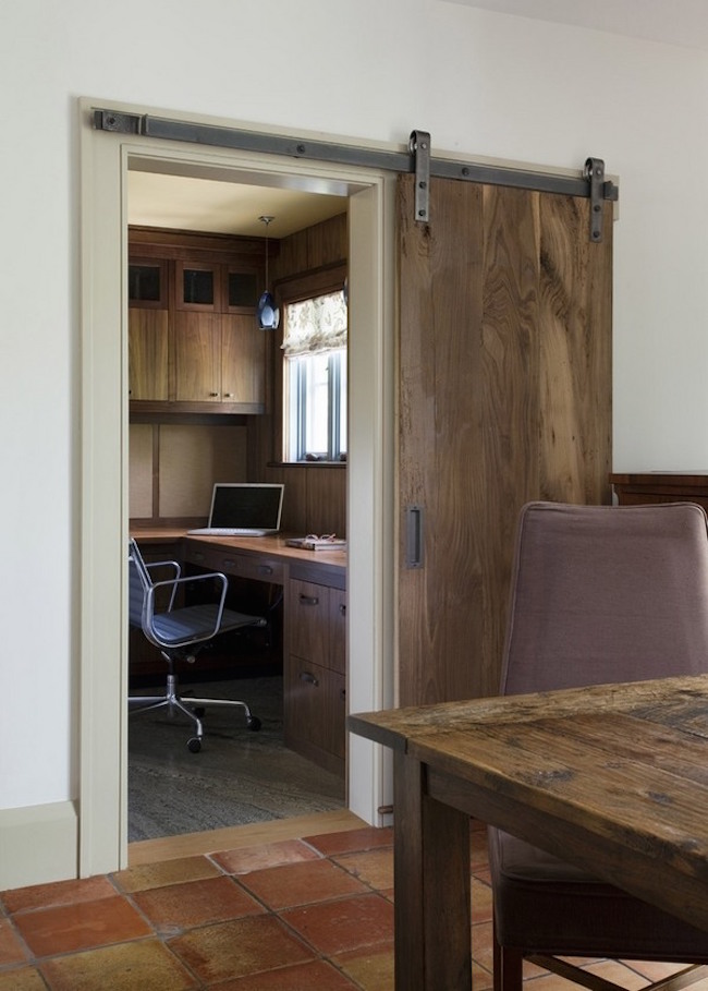 portes de grange coulissantes intérieures idées de conception de bureau à domicile style rustique