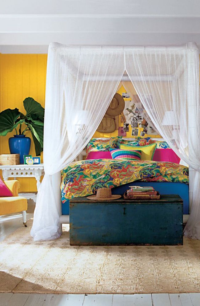 Chambre à coucher tropicale fraîche